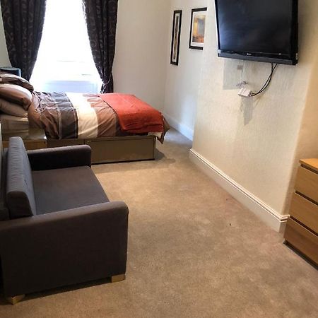 Wellington Tavern Accommodation Dewsbury Esterno foto