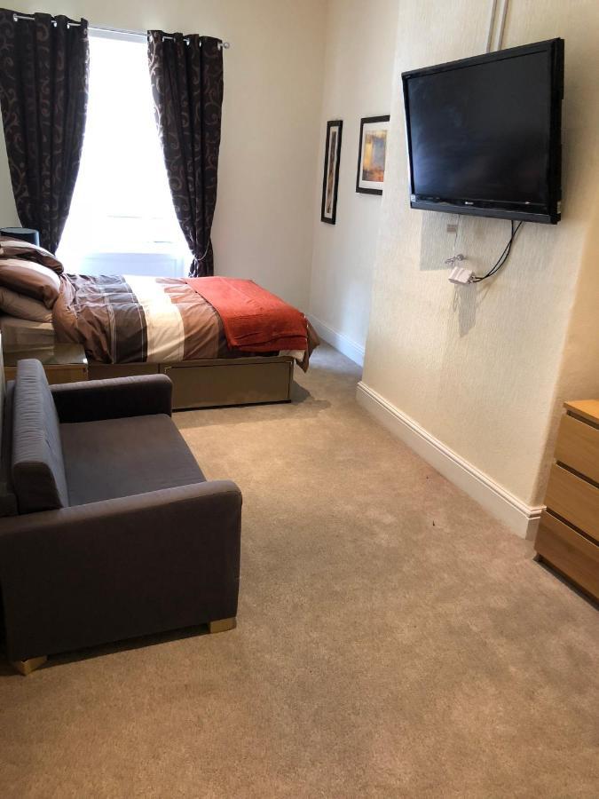 Wellington Tavern Accommodation Dewsbury Esterno foto